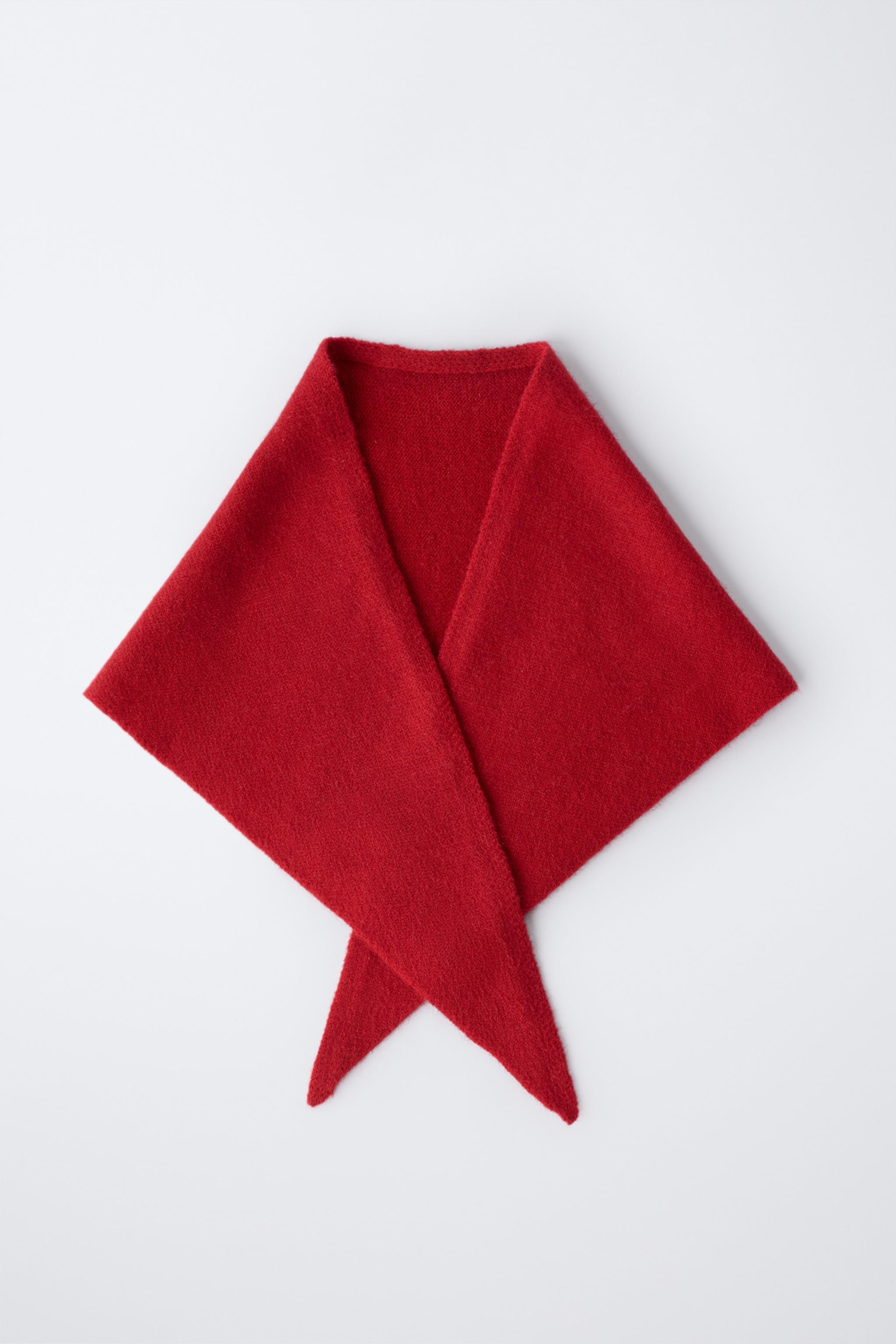 FINE KNIT TRIANGULAR SCARF